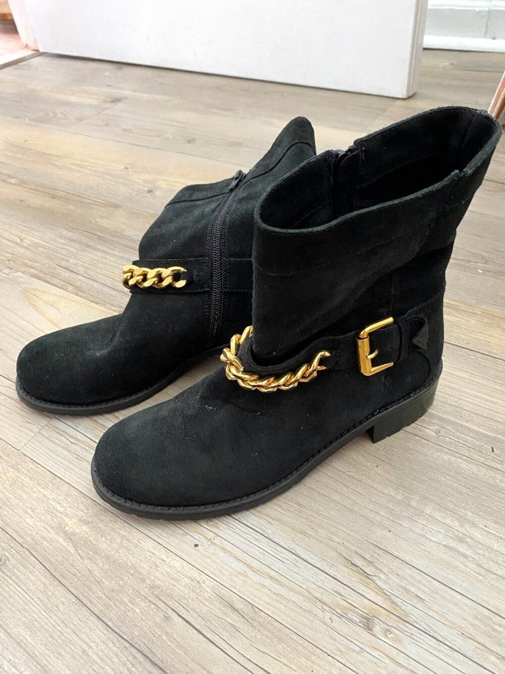 Davos Gomma Black with Gold Chain Boots - Size 7